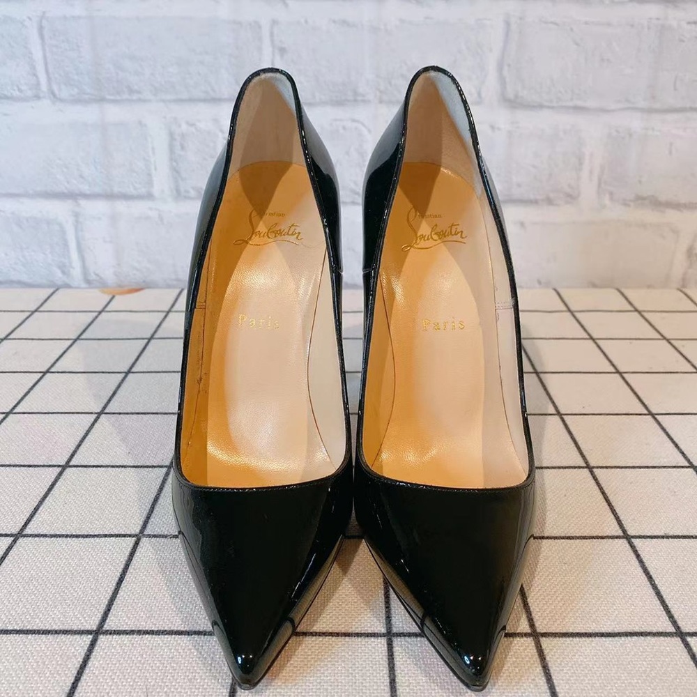 Christian louboutin so Kate patent leather pumps